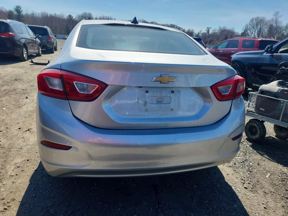49750776 :رقم المزاد ، 1G1BC5SM1K7122754 vin ، 2019 Chevrolet Cruze مزاد بيع
