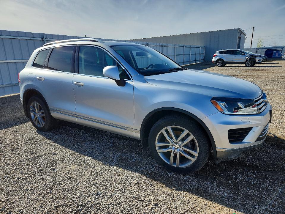 50368306 :رقم المزاد ، WVGEF9BP2FD007354 vin ، 2015 Volkswagen Touareg مزاد بيع