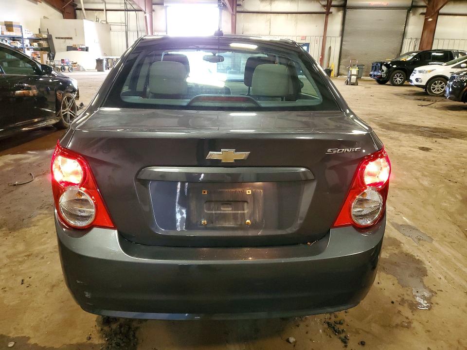 49400816 :رقم المزاد ، 1G1JA5SH3G4110747 vin ، 2016 Chevrolet Sonic مزاد بيع