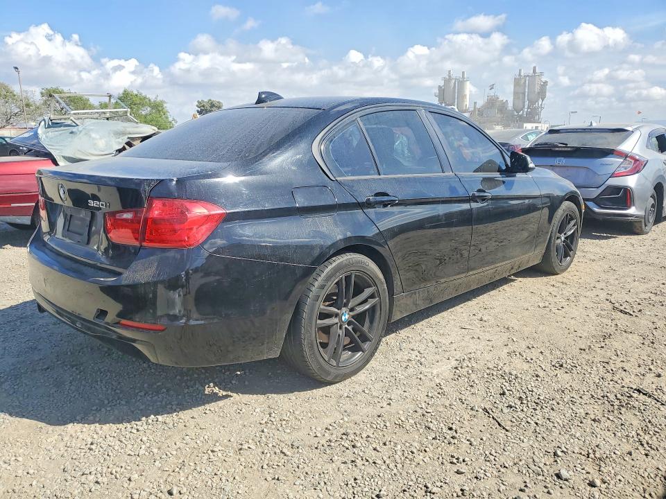 2015 Bmw 320i მანქანა იყიდება აუქციონზე, vin: WBA3B1C52FK135821, აუქციონის ნომერი: 48527516