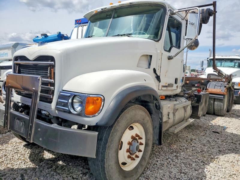 Aukcja sprzedaży 2003 Mack Cv713, vin: 1M2AG11C93M003115, numer aukcji: 48993256
