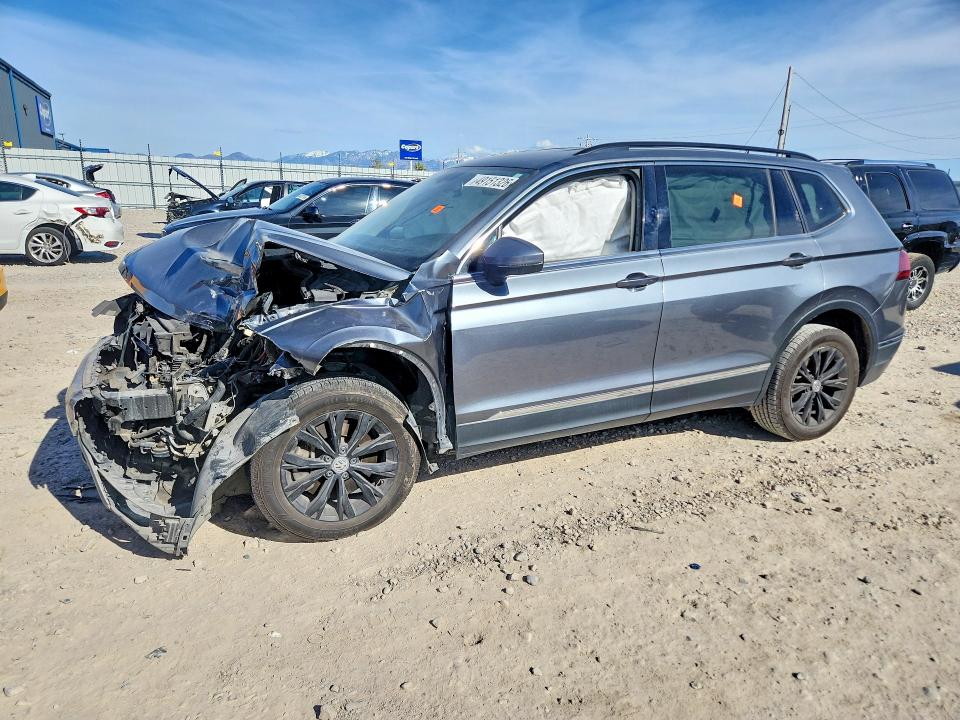 49151326 :رقم المزاد ، 3VV3B7AX6JM210064 vin ، 2018 Volkswagen Tiguan مزاد بيع