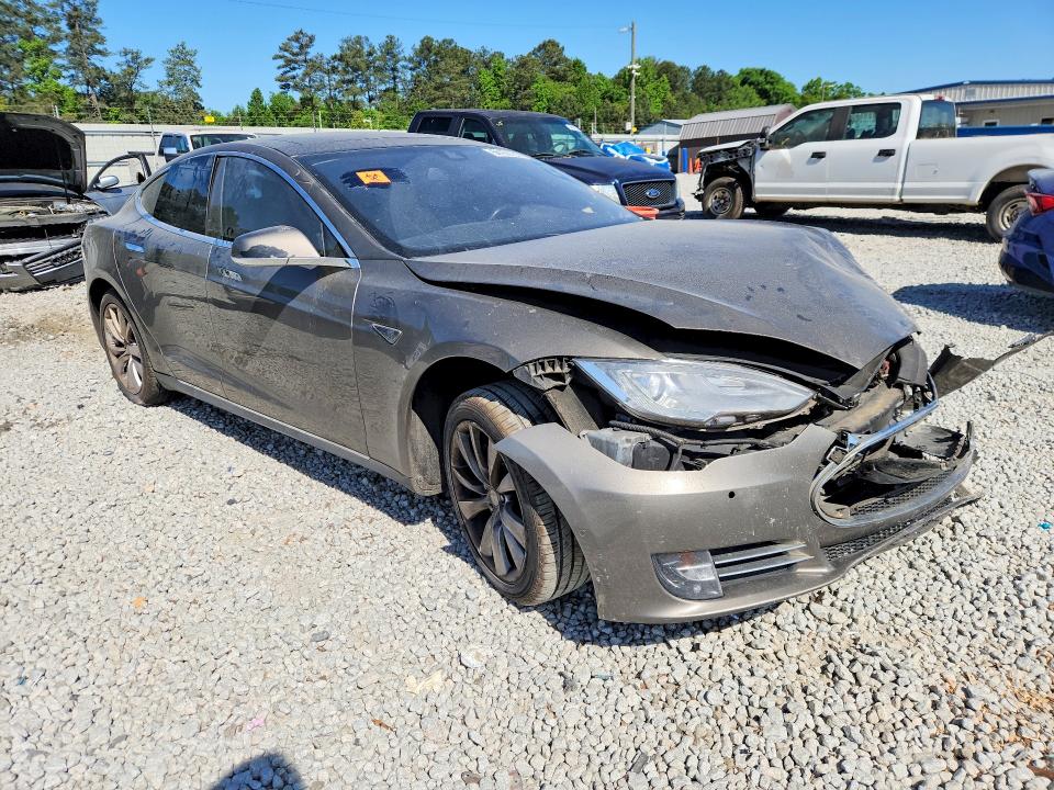 2015 Tesla Model S მანქანა იყიდება აუქციონზე, vin: 5YJSA1H18FF099122, აუქციონის ნომერი: 50100106