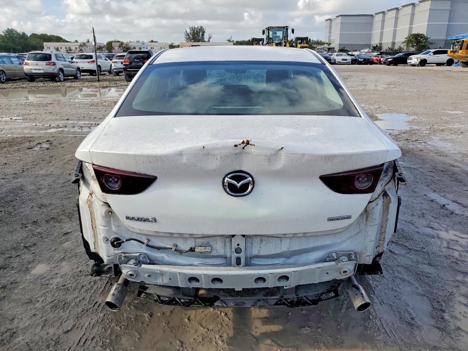 2020 Mazda 3 მანქანა იყიდება აუქციონზე, vin: 3MZBPACL2LM115813, აუქციონის ნომერი: 49008206
