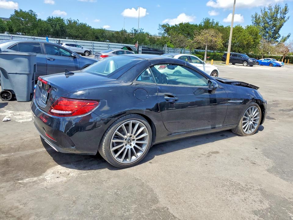 2020 Mercedes-benz Slc მანქანა იყიდება აუქციონზე, vin: W1KPK3JA0LF170786, აუქციონის ნომერი: 51656316
