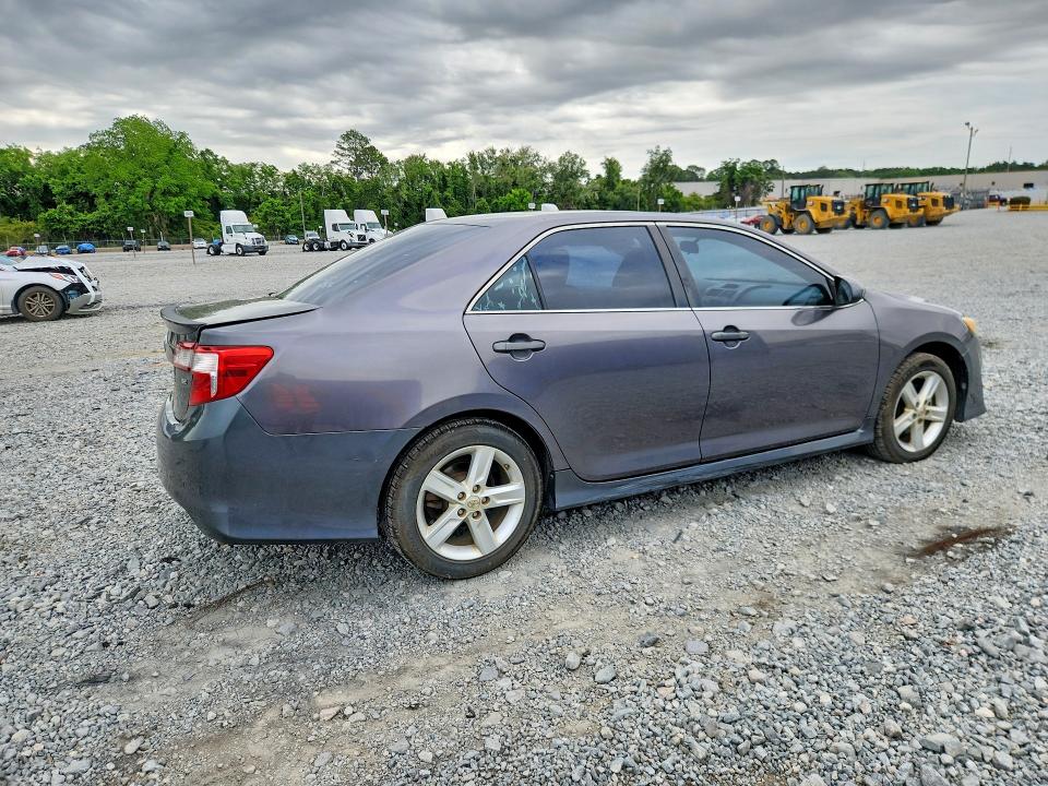 51526036 :رقم المزاد ، 4T1BF1FK2EU456860 vin ، 2014 Toyota Camry مزاد بيع