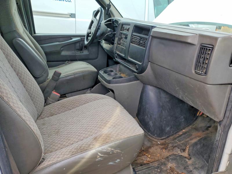 49219606 :رقم المزاد ، 1GBHG31UX51261093 vin ، 2005 Chevrolet Express مزاد بيع
