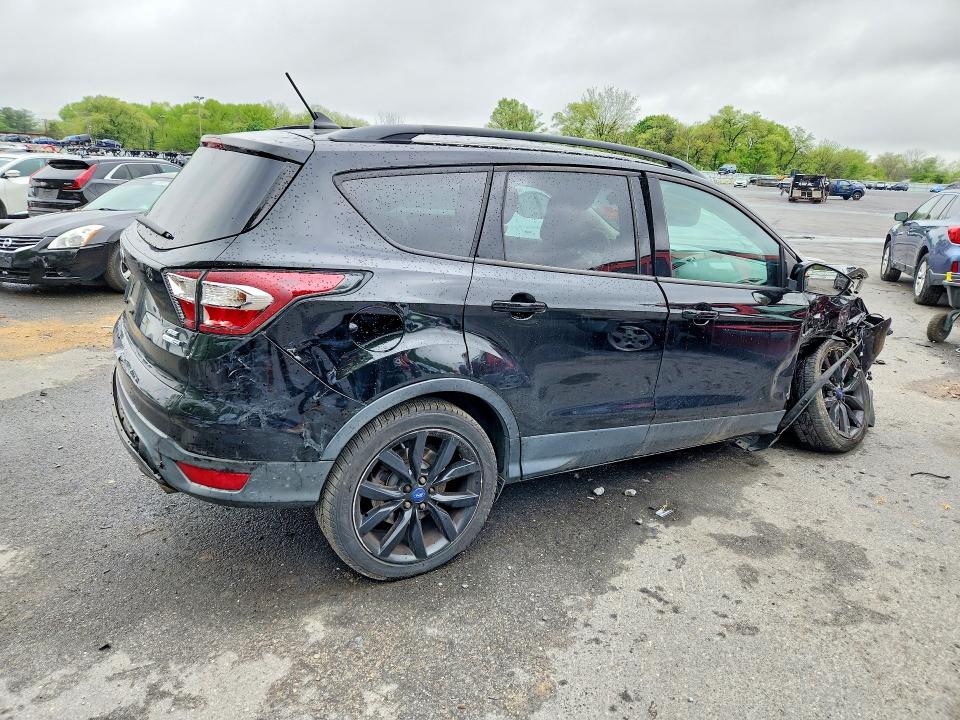 2018 Ford Escape მანქანა იყიდება აუქციონზე, vin: 1FMCU9GD2JUB34450, აუქციონის ნომერი: 51769006