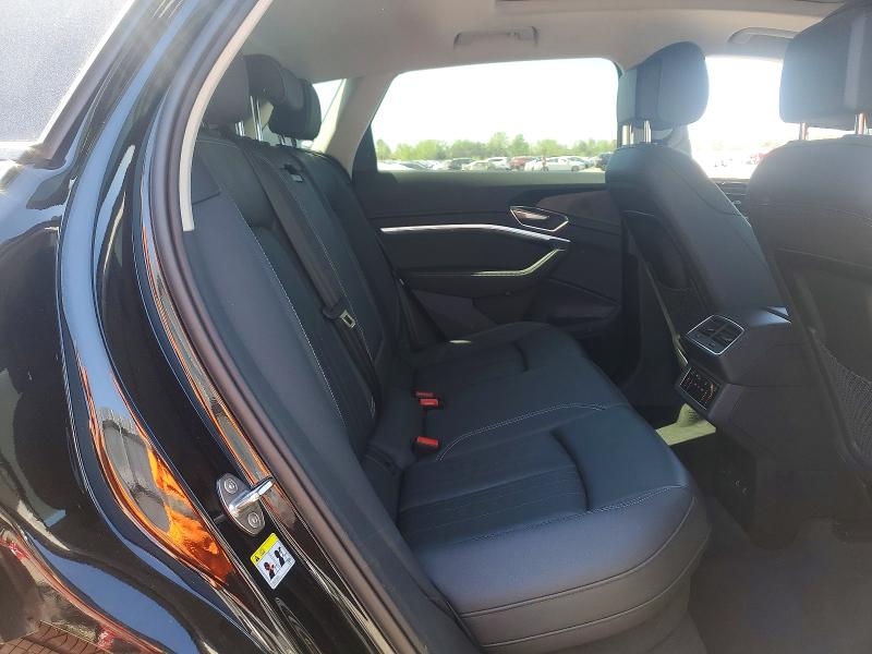 49625656 :رقم المزاد ، WA1AAAGE8PB005058 vin ، 2023 Audi E-tron مزاد بيع
