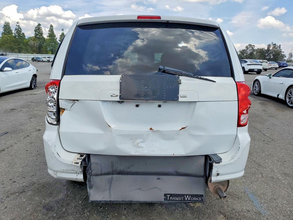 49670926 :رقم المزاد ، 2C4RDGBG1JR303665 vin ، 2018 Dodge Grand Caravan مزاد بيع