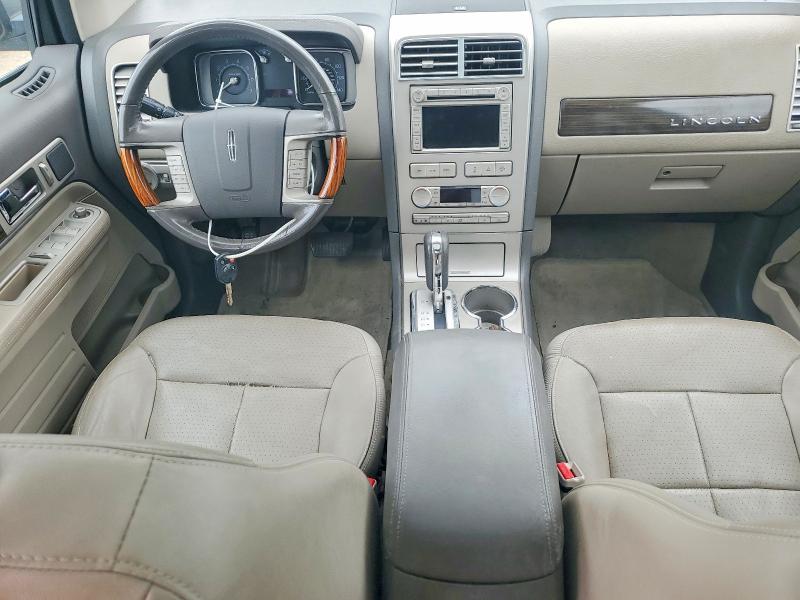 Auction sale of the 2007 Lincoln Townhouse Mkx, vin: 2LMDU88C37BJ22007, lot number: 49871316