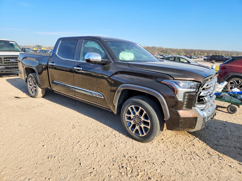 Продажа на аукционе авто 2024 Toyota Tundra, vin: 5TFMA5EC5RX032669, номер лота: 48946066