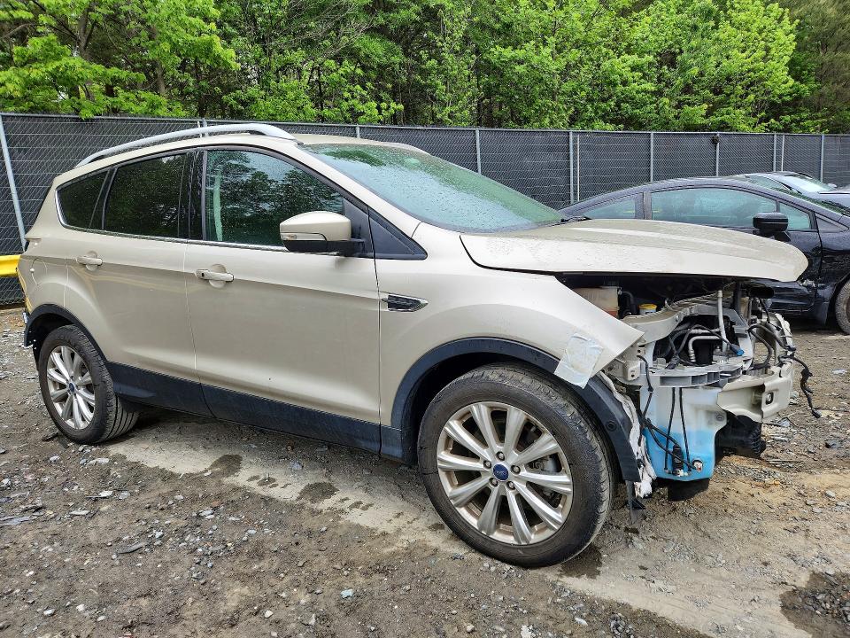 50386216 :رقم المزاد ، 1FMCU0J91HUB07976 vin ، 2017 Ford Escape مزاد بيع