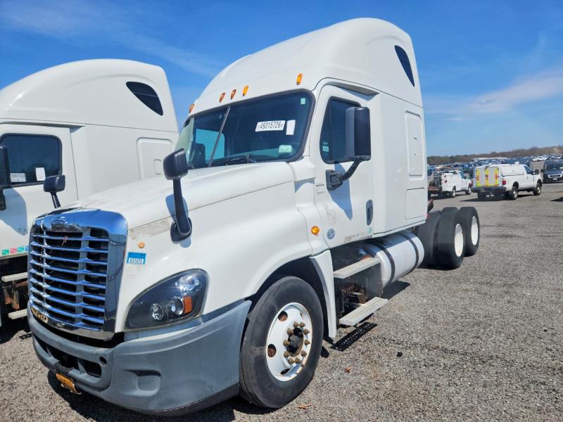 Продажа на аукционе авто 2015 Freightliner Cascadia 125, vin: 1FUJGLD67FLGJ1338, номер лота: 49315726