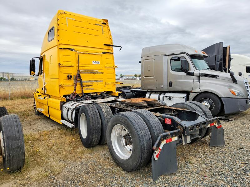 50681026 :رقم المزاد ، 4V4NC9EJ6DN566082 vin ، 2013 Volvo Vnl 670 مزاد بيع