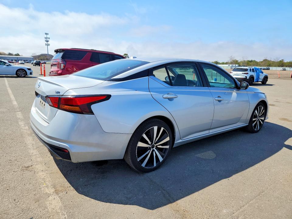 48982646 :رقم المزاد ، 1N4BL4CV8MN364941 vin ، 2021 Nissan Altima مزاد بيع