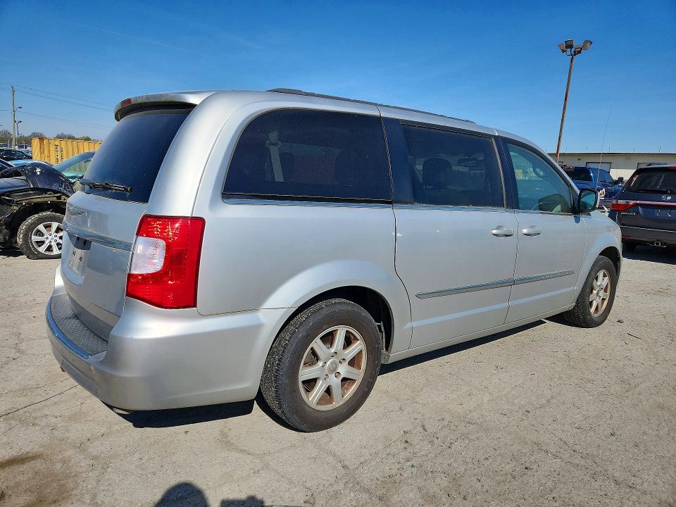 48940956 :رقم المزاد ، 2A4RR5DG5BR694642 vin ، 2011 Chrysler Town & Country مزاد بيع