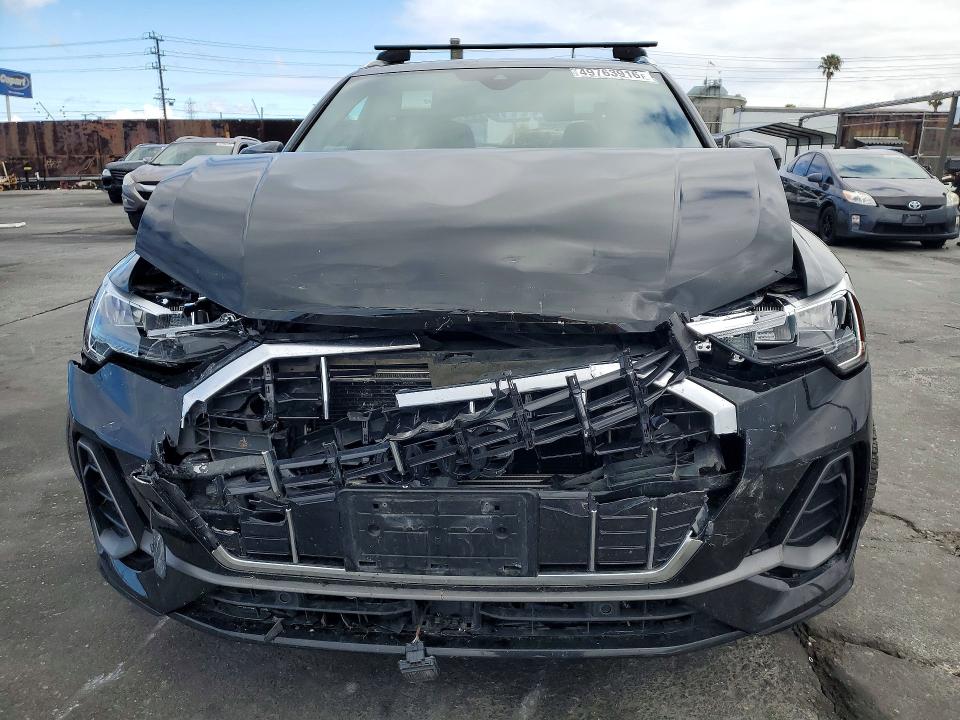 49763916 :رقم المزاد ، WA1DECF39L1024814 vin ، 2020 Audi Q3 مزاد بيع