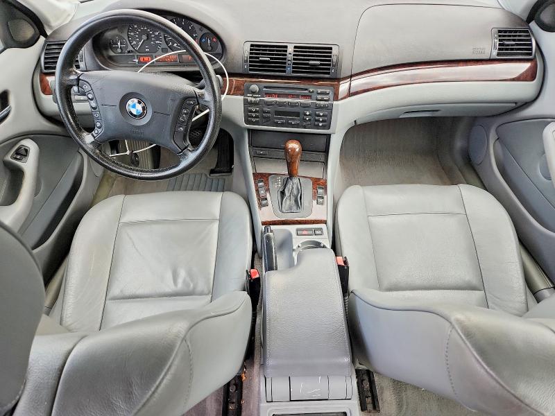 51173456 :رقم المزاد ، WBAAZ33474KP84811 vin ، 2004 Bmw 325 مزاد بيع