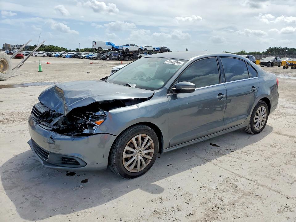 49582296 :رقم المزاد ، 3VWDP7AJ2DM395764 vin ، 2013 Volkswagen Jetta مزاد بيع