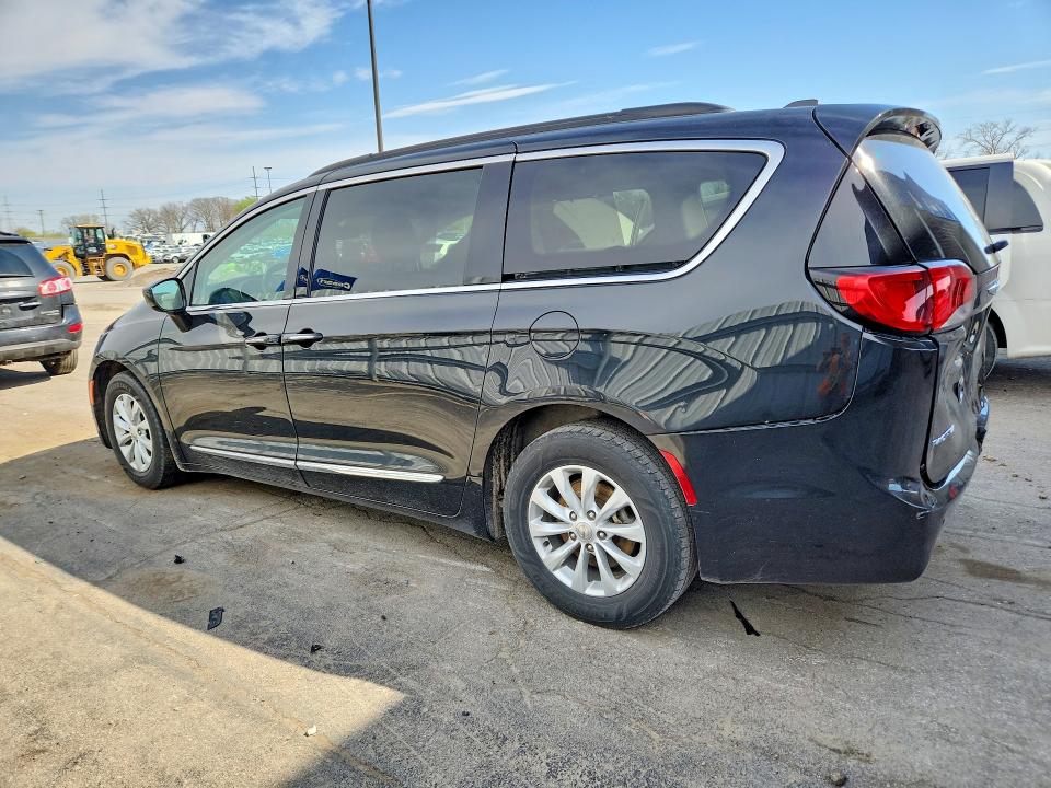 Продажа на аукционе авто 2017 Chrysler Pacifica, vin: 2C4RC1BG3HR598102, номер лота: 49968166