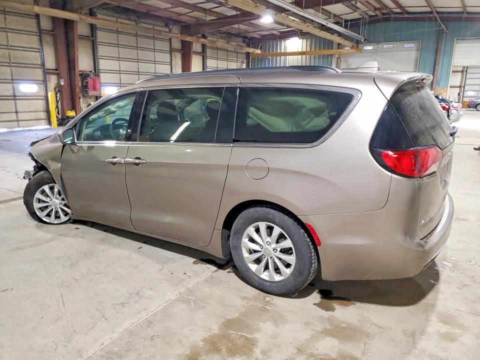 49841016 :رقم المزاد ، 2C4RC1FG0JR112393 vin ، 2018 Chrysler Pacifica مزاد بيع