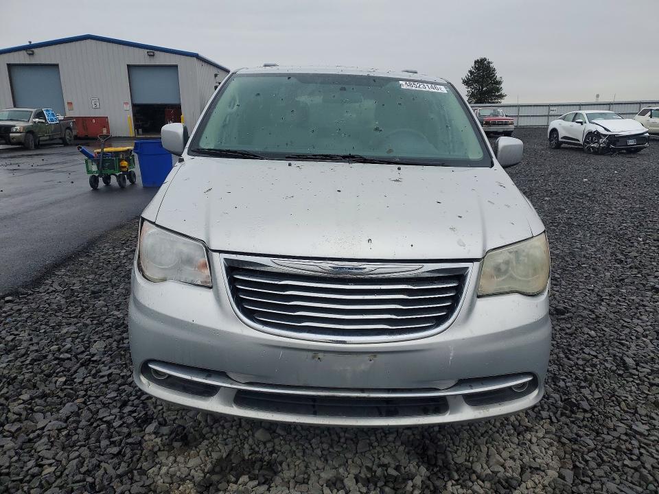 48523146 :رقم المزاد ، 2A4RR5DG4BR687598 vin ، 2011 Chrysler Town & Country مزاد بيع