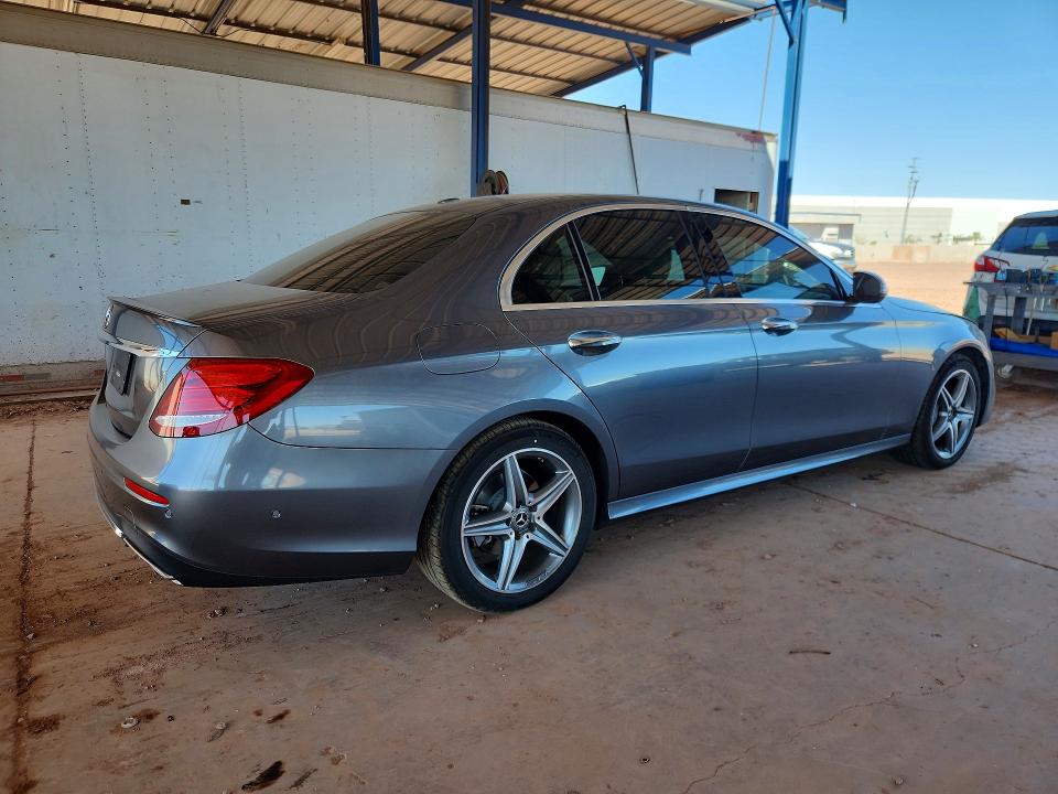 48702776 :رقم المزاد ، WDDZF4JB0JA302208 vin ، 2018 Mercedes-benz E مزاد بيع