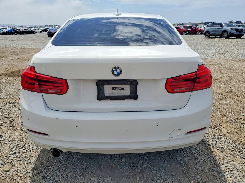 Продаж на аукціоні авто 2017 Bmw 320, vin: WBA8A3C38HK692142, номер лоту: 51678366