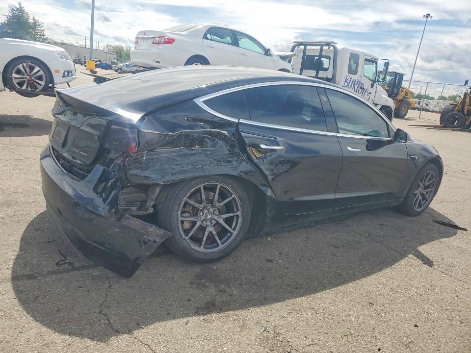 50233536 :رقم المزاد ، 5YJ3E1EB0KF385269 vin ، 2019 Tesla Model 3 مزاد بيع