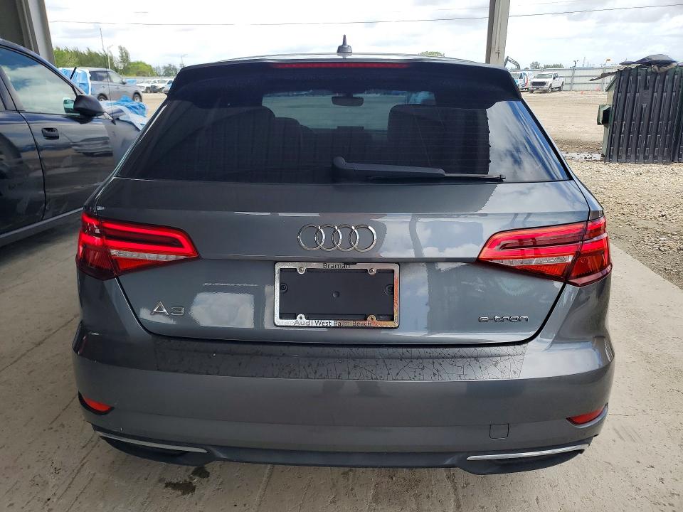 Продажа на аукционе авто 2017 Audi A3, vin: WAUUPBFF1HA103953, номер лота: 49406696