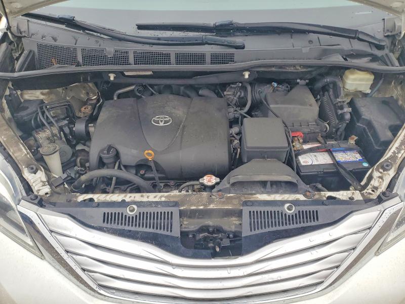 49647946 :رقم المزاد ، 5TDDZ3DC0HS167190 vin ، 2017 Toyota Sienna مزاد بيع