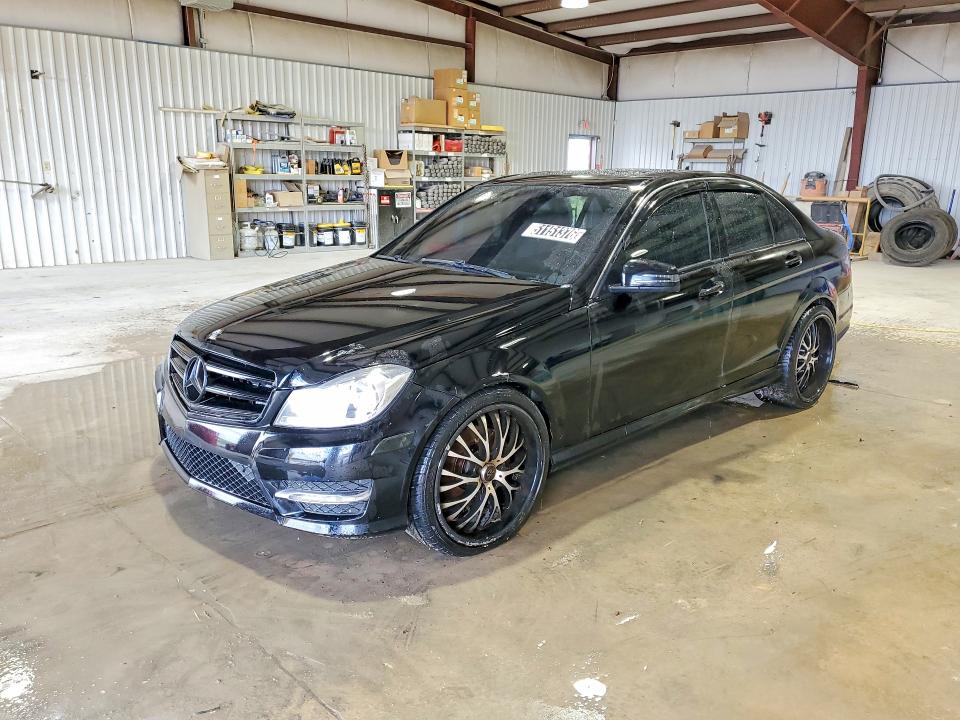 51151376 :رقم المزاد ، WDDGF8AB0ER317362 vin ، 2014 Mercedes-benz C مزاد بيع