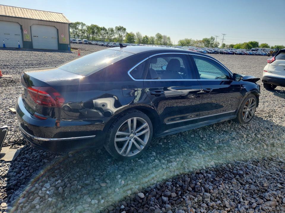 51803566 :رقم المزاد ، 1VWDT7A30HC068400 vin ، 2017 Volkswagen Passat مزاد بيع