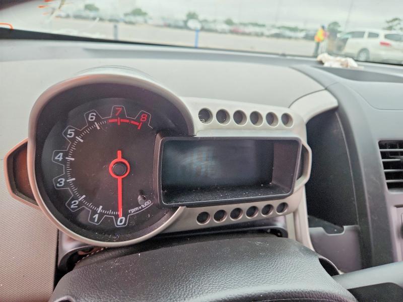 51528676 :رقم المزاد ، 1G1JA6SH2G4170640 vin ، 2016 Chevrolet Sonic مزاد بيع