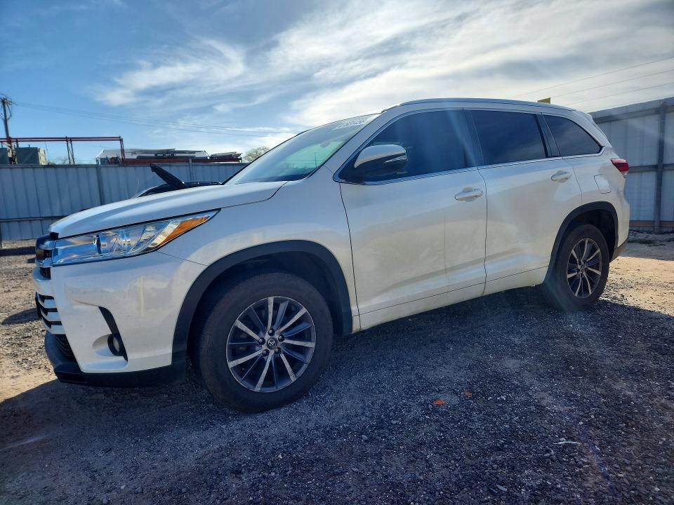 Auction sale of the 2017 Toyota Highlander, vin: 5TDKZRFH0HS517839, lot number: 47601456