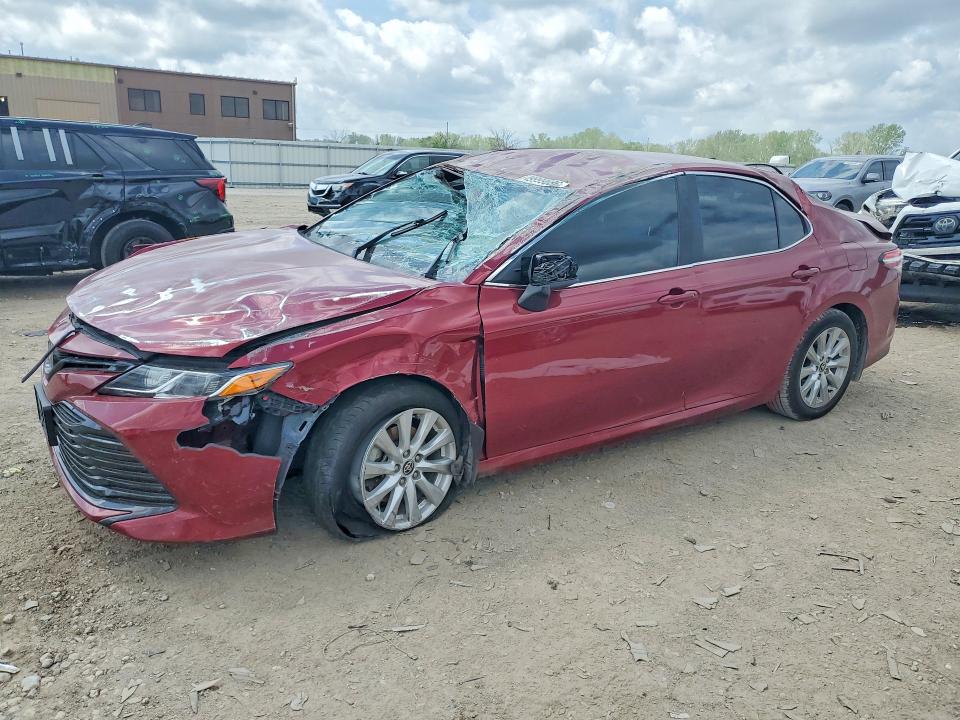 49999886 :رقم المزاد ، 4T1C11AK4LU394868 vin ، 2020 Toyota Camry مزاد بيع