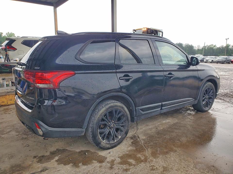 Продажа на аукционе авто 2018 Mitsubishi Outlander, vin: JA4AZ3A31JZ019166, номер лота: 51367746