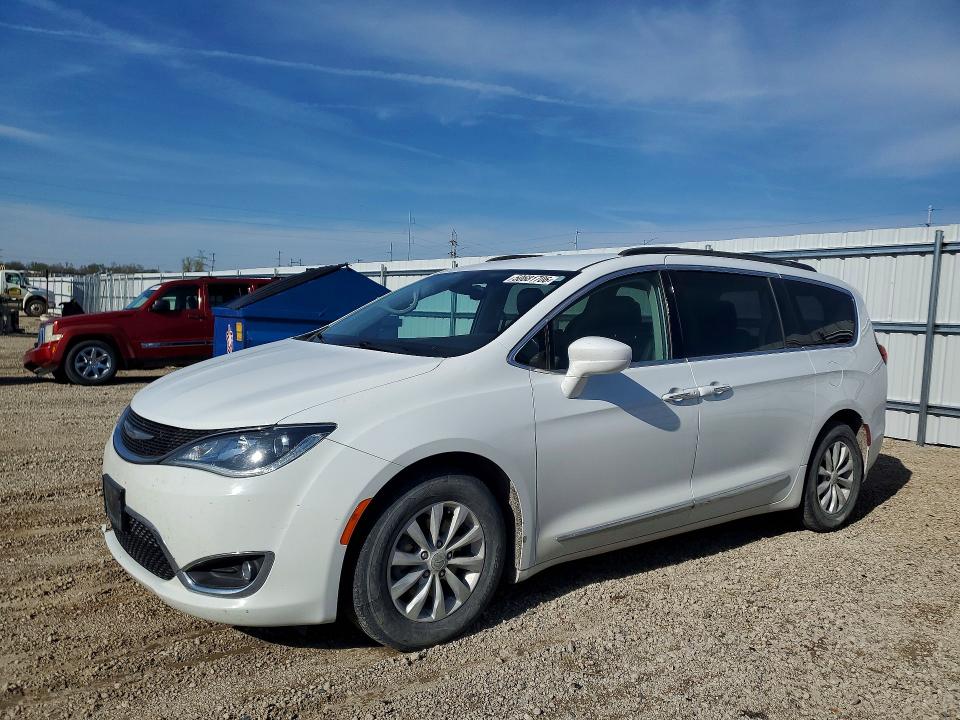 Продажа на аукционе авто 2017 Chrysler Pacifica, vin: 2C4RC1BGXHR523686, номер лота: 50681706