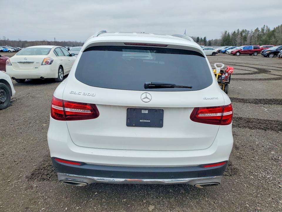 48307866 :رقم المزاد ، WDC0G4KB3JV056725 vin ، 2018 Mercedes-benz Glc مزاد بيع