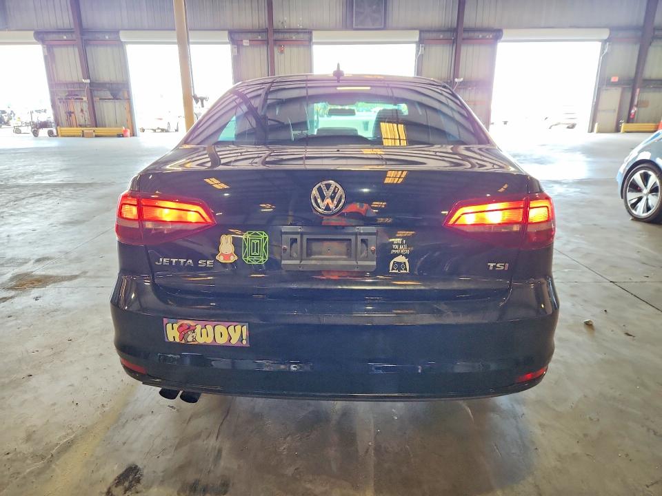 51676146 :رقم المزاد ، 3VWDB7AJXJM206160 vin ، 2018 Volkswagen Jetta مزاد بيع