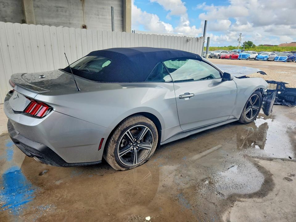 50488176 :رقم المزاد ، 1FAGP8UH7S5120642 vin ، 2025 Ford Mustang مزاد بيع