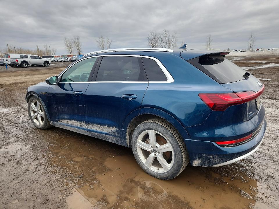 48667986 :رقم المزاد ، WA1AAAGE6KB011756 vin ، 2019 Audi E-tron مزاد بيع