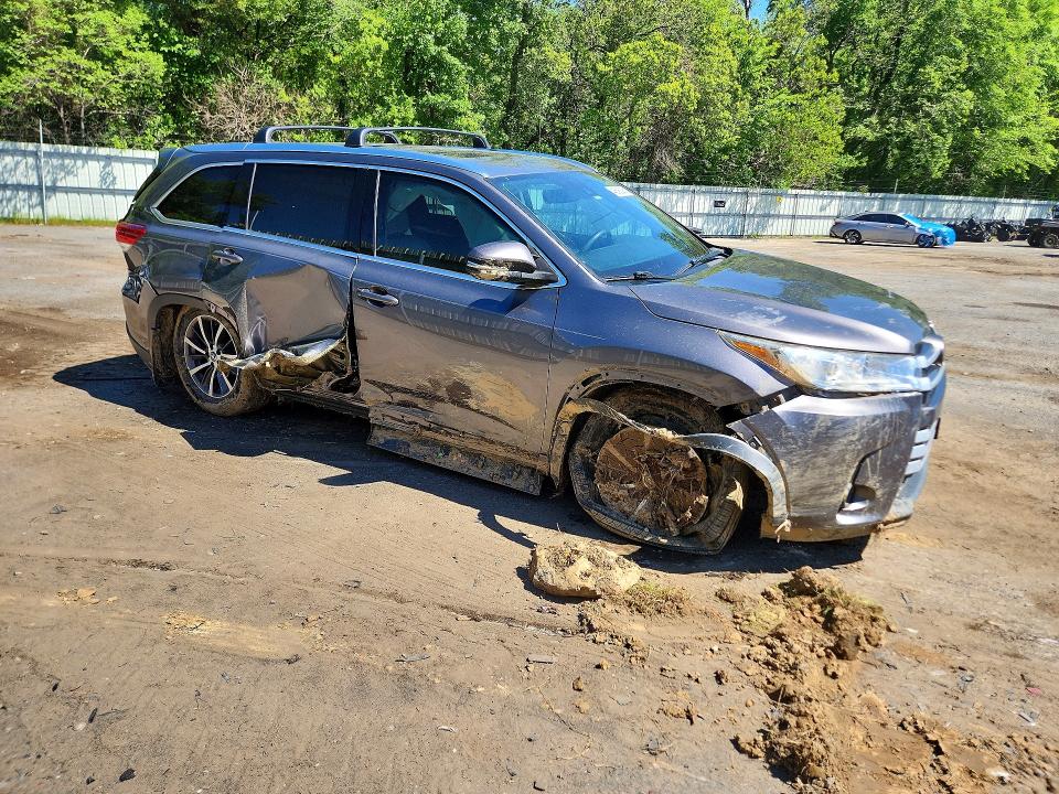 48898296 :رقم المزاد ، 5TDKZRFH1HS517977 vin ، 2017 Toyota Highlander مزاد بيع