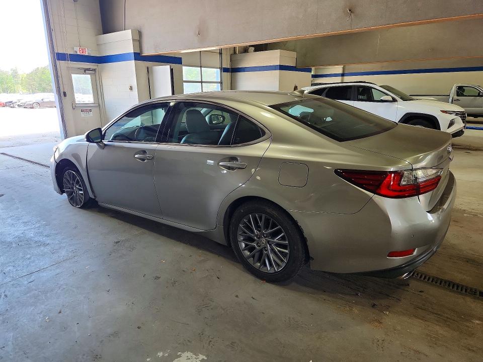 51240636 :رقم المزاد ، 58ABK1GG7JU098938 vin ، 2018 Lexus Es مزاد بيع