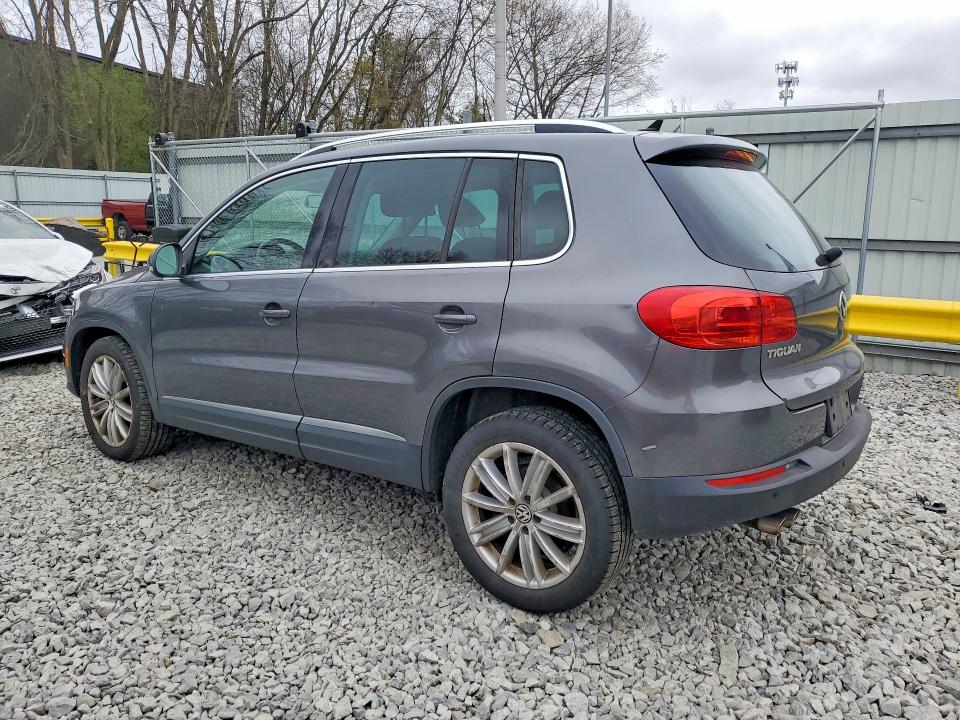 2013 Volkswagen Tiguan მანქანა იყიდება აუქციონზე, vin: WVGBV3AX6DW587942, აუქციონის ნომერი: 51586046
