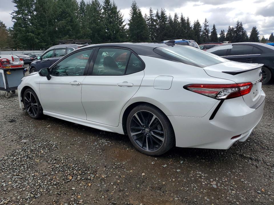 48157646 :رقم المزاد ، 4T1BZ1HK6JU001640 vin ، 2018 Toyota Camry مزاد بيع