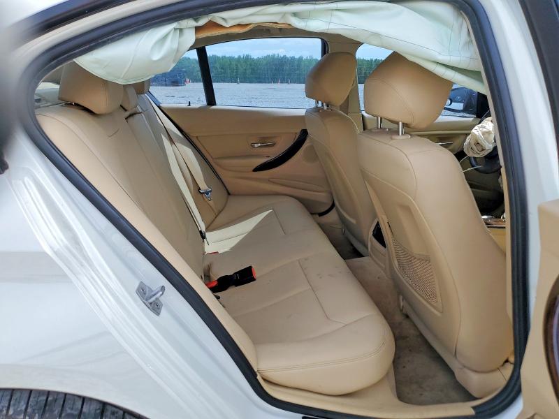 50006996 :رقم المزاد ، WBA3B1G53FNT05306 vin ، 2015 Bmw 320 مزاد بيع