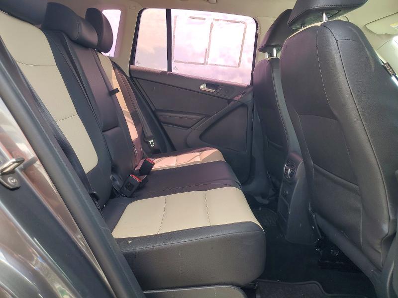 2016 Volkswagen Tiguan მანქანა იყიდება აუქციონზე, vin: WVGAV7AX0GW581674, აუქციონის ნომერი: 49404446