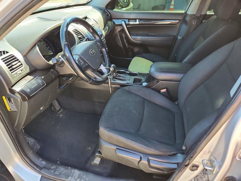 50903156 :رقم المزاد ، 5XYKTCA6XFG553942 vin ، 2015 Kia Sorento مزاد بيع